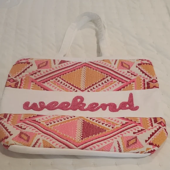 509 Broadway Pink and Orange Geometric Weekend Tote (37) - Picture 2 of 6